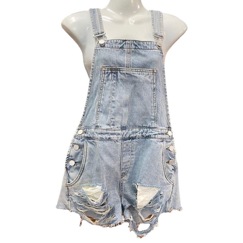 BLANK NYC Modele Overall Shorts Light Wash Denim Destroyed Size 26